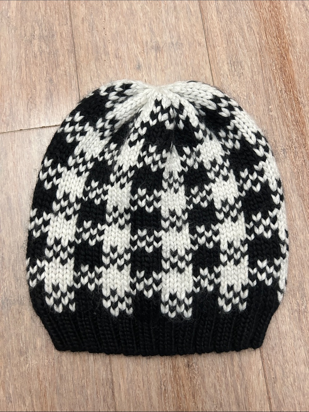 Ann Taylor Black and White Patterned Knit Beanie wool blend